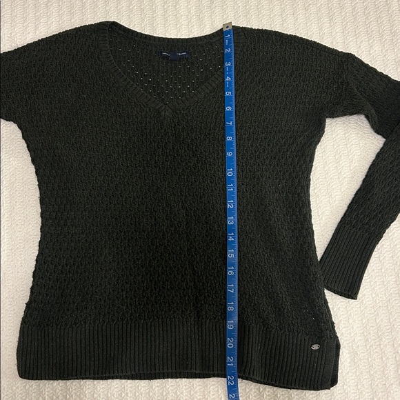 American Eagle Outfitters Forest Green Knit V-Neck Sweater - Size XS - Picture 7 of 8